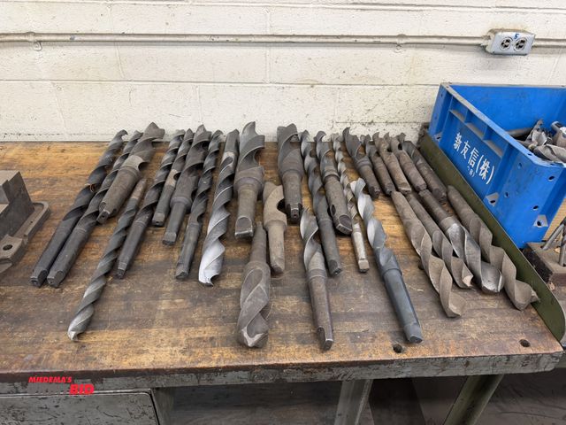 Lot 1-1675 - (1) lot of assorted large drill bits, most are Morse taper end.