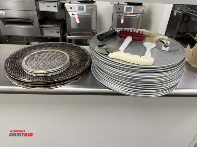 Lot 1-11127 - Lot including (24) 16" diameter aluminum pizza pans, (6) 16" diameter pizza screens, (5) 8" diameter...
