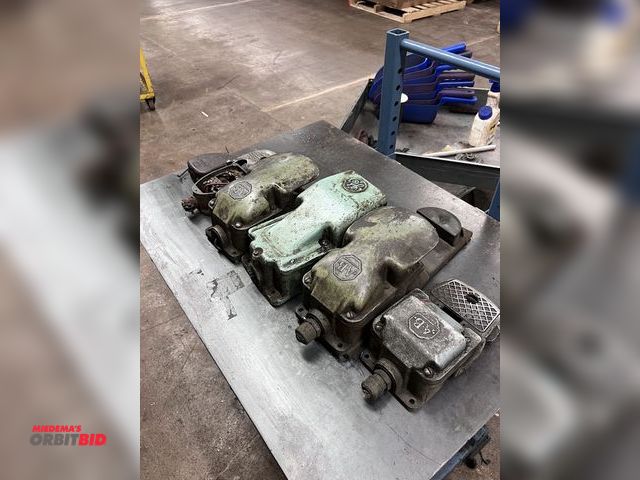 Lot 1-3621 - Foot Switches