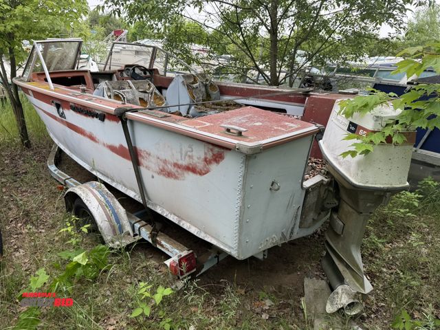 Lot 1-6588 - (1) StarCraft, model V5, speed boat with trailer, Johnson 65 HP outboard motor, Hull ID # STRE471001...