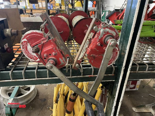 Lot 1-6228 - Lot of (2) Work Area Protection, model WAML1DX, manual rope cranks.