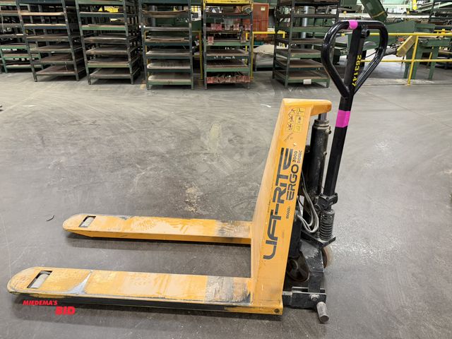 Lot 1-16902 - (1) Lift-Rite, model Ergo-Lift RG30E, 3000 lb. capacity, 12V, internal chargers, 48" x 7" wide forks...