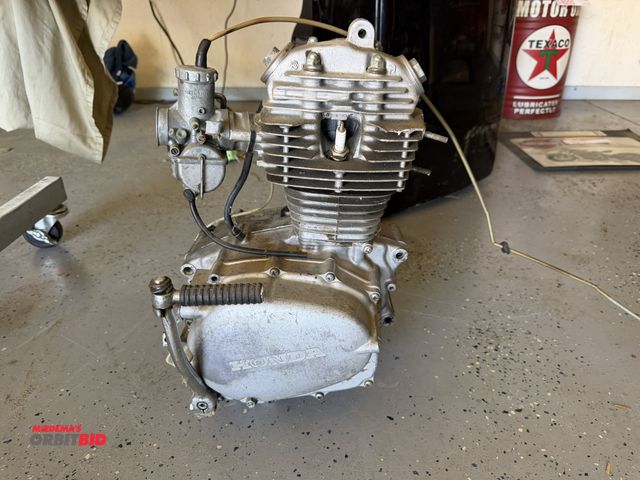 Lot 1-8222 - (1) Honda 100 cc gas engine, crank case has broken cover.