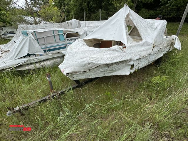 Lot 1-6649 - (1) Glastron 14' speed boat with partial outboard motor, for parts or repair only, Hull ID #01A18865...