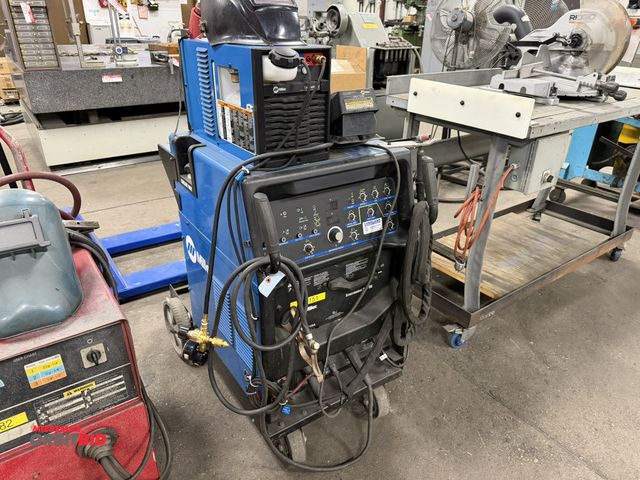 Lot 1-15331 - (1) Miller Syncrowave 250DX, TIG/stake welder, 230/480V, single phase, S/N LF410155L, with Miller Co...