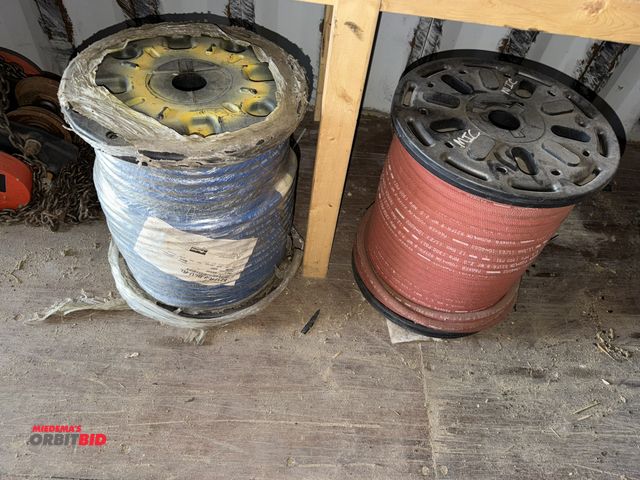Lot 1-2992 - (1) new 350' of 821FR-8-BLU-RL, and (1) partial spool of red Parker push lock 821FR-8, WP is 2.0.