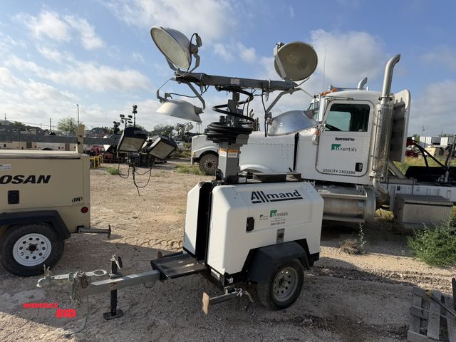 Lot 1-9543 - (1) 2015 Allmand Night Light Pro 2 light tower, 3-cylinder diesel engine, 4-light extendable tower w...
