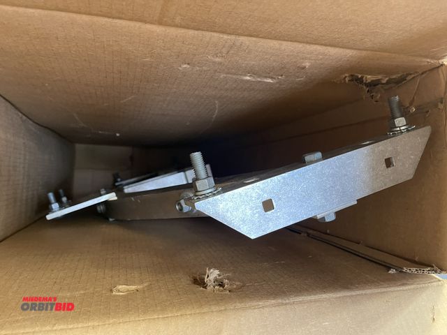 Lot 1-6219 - (1) Aluma-Form, Cat #R3CA-48, high voltage Aluma-Form part wooden pole termination bracket.