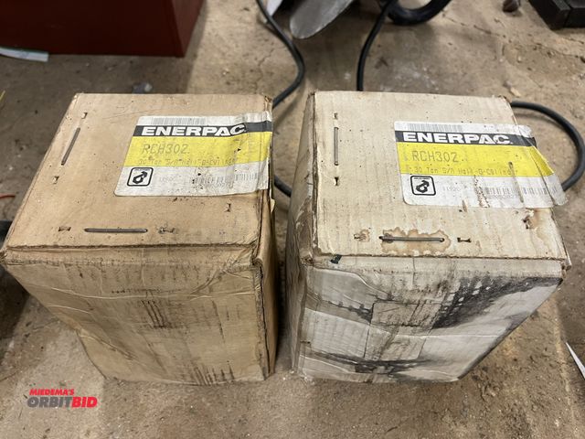 Lot 1-6244 - Lot of (2) new Enerpac, model RCH-302, 10,000 PSI max, 30-ton jacks.