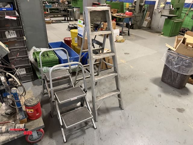 Lot 1-18625 - Lot of (2) Little Jumbo step ladders, and (1) 5' aluminum step ladder.