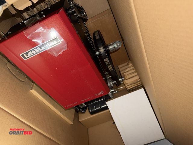 Lot 1-2989 - (1) Lift Master Elite Series commercial door opener, Logic 5.0 Security Plus 2.0, still in box and a...