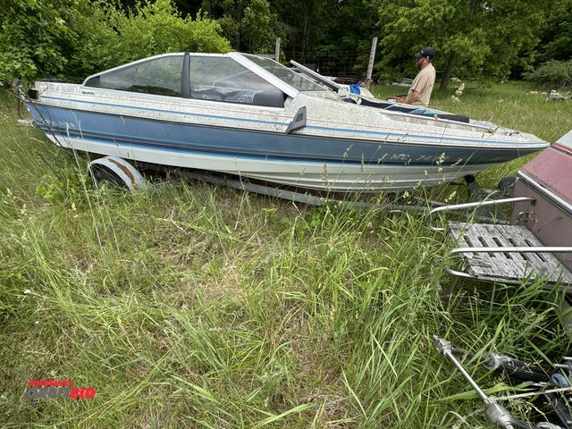 Lot 1-6650 - (1) Bayliner 18' Capri speed boat, severe weather damage, 3 liter engine, outdrive, Hull ID #BL1B29C...
