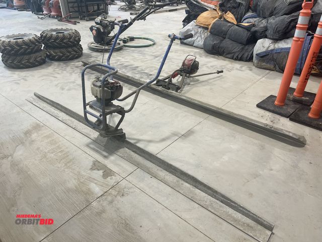 Lot 1-18783 - (1) Shock Wave gas powered 10' aluminum screed, 4-stroke Honda gas engine, engine pulls through and ...