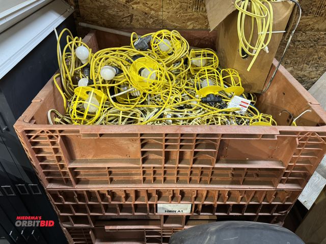 Lot 1-4338 - (1) collapsible Gaylord style skid filled with assorted Smart Electrician 100' string lights.