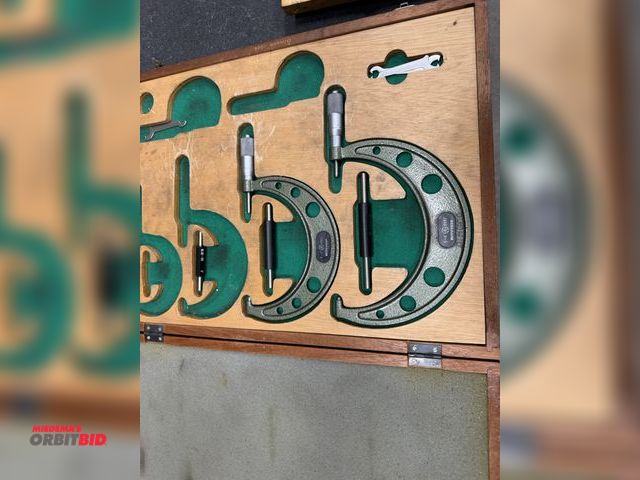 Lot 1-15189 - (1) Mitutoyo 4"-5" micrometer, (1) Mitutoyo 5"-6" micrometer with wood case.