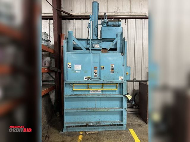Lot 1-2547 - (1) 2000 International Baler Corporation, model 1VB/6067FD, S/N 11171, push button controls, vertica...