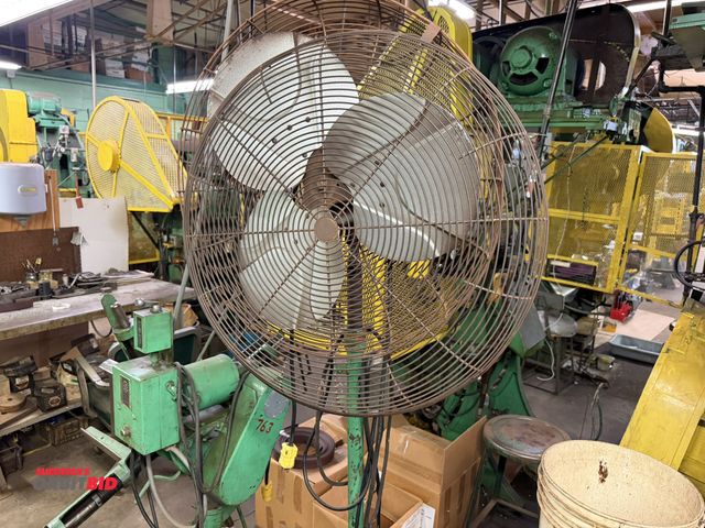 Lot 1-18612 - (1) 20V, free-standing shop floor fan with 25" diameter cage.