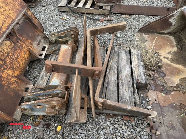 Lot 1-16036 - (1) approx. 45" wide skid steer plate attachment, (3) 4" x 48" forklift forks (1 with a 2 5/16" ball...