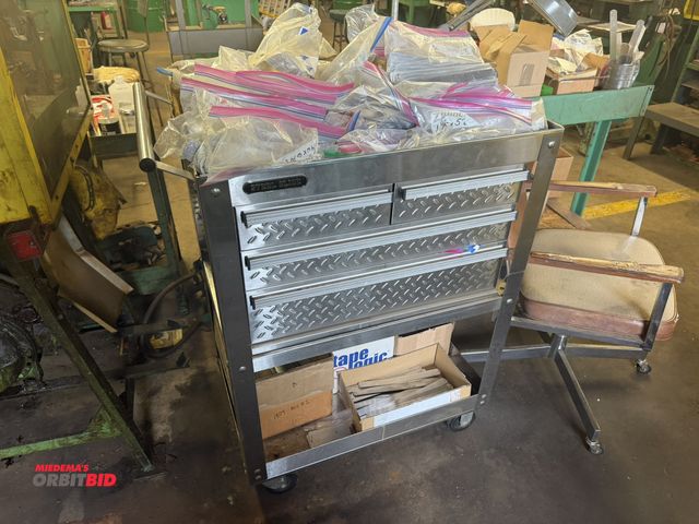 Lot 1-18762 - (1) Steel Glide 30" width x 41" height x 19" depth 3-tier stainless steel cart with 25" width x 15" ...