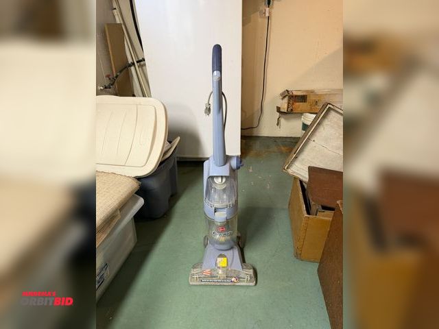 Lot 1-12203 - (1) Hoover Floormate, The Hard Floor Cleaner, vacuum carpet cleaner.