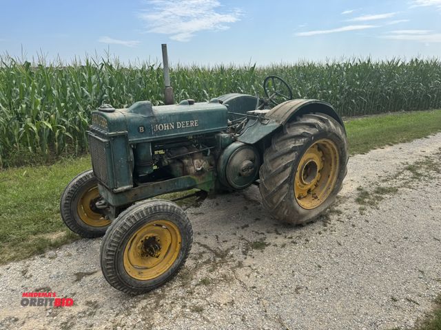 Lot 1-7035 - John Deere BO 2WD  Tractor 2 cylinder gas motor, SN: 337943, 5.5 x16 front tires, 11.26 rear tires, ...