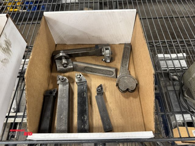 Lot 1-2388 - (2) 1" indexable boring bars, (2) 3/4" indexable boring bars, (2) JW Williams knurling tool holders,...