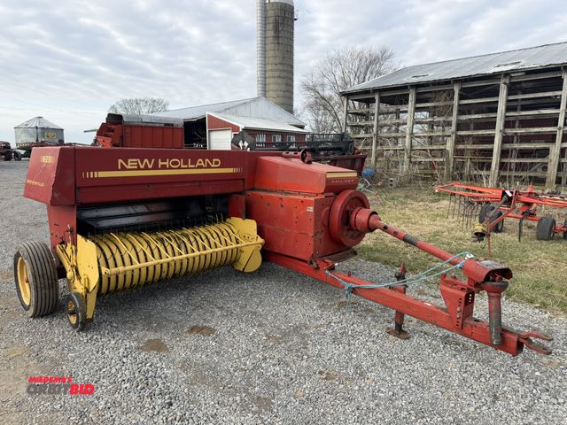 Lot 1-19154 - (1) New Holland Hayliner Square Baler, model 316, S/N 722450,