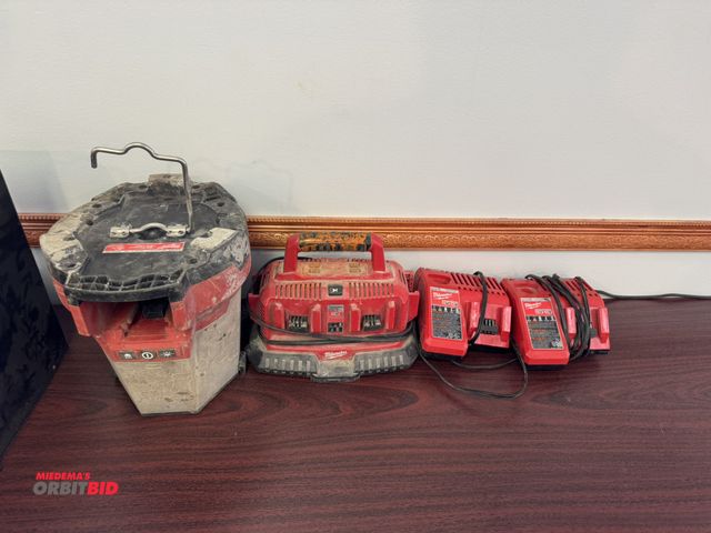 Lot 1-18691 - (1) Milwaukee LED compact sight light, 18V, does not include battery, (1) Milwaukee M18 6-pack charg...