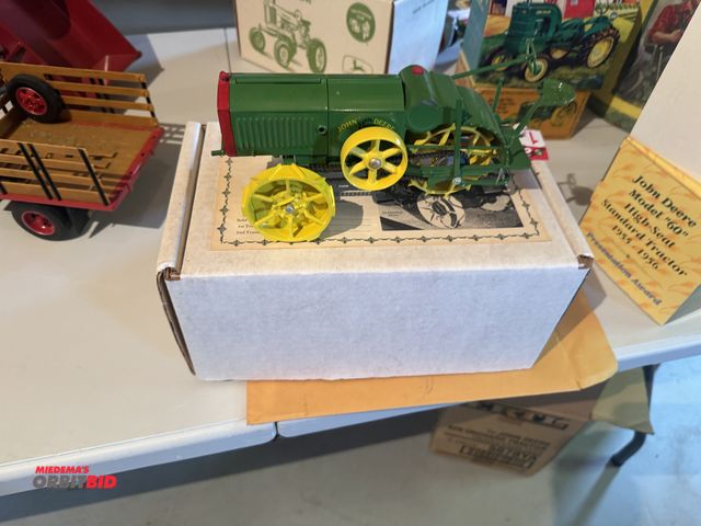 Lot 1-3182 - (1) John Deere Die Cast Tractor, early version with box.