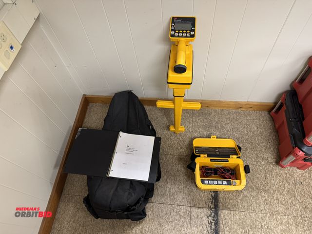 Lot 1-4588 - (1) 3M Dynatel 2273 Advance cable and fault locator, includes manual and case.