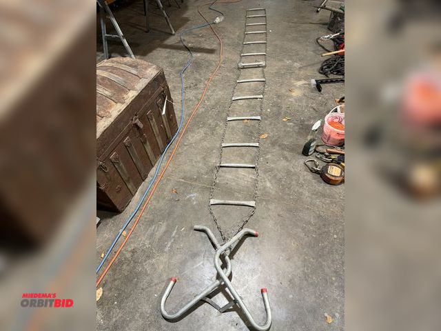 Lot 1-1513 - (1) approx. 30' long emergency chain ladder.