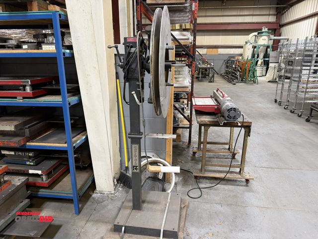 Lot 1-18697 - (1) RapidAir variable speed coiler stand, 31" diameter plate, 115V motor.