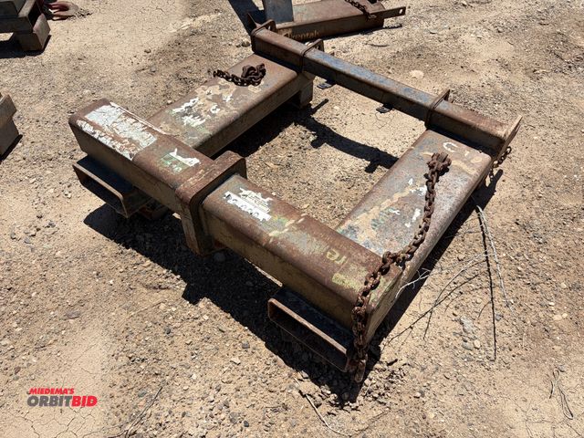 Lot 1-18255 - (1) Star Industries universal forklift / telehandler lift hook