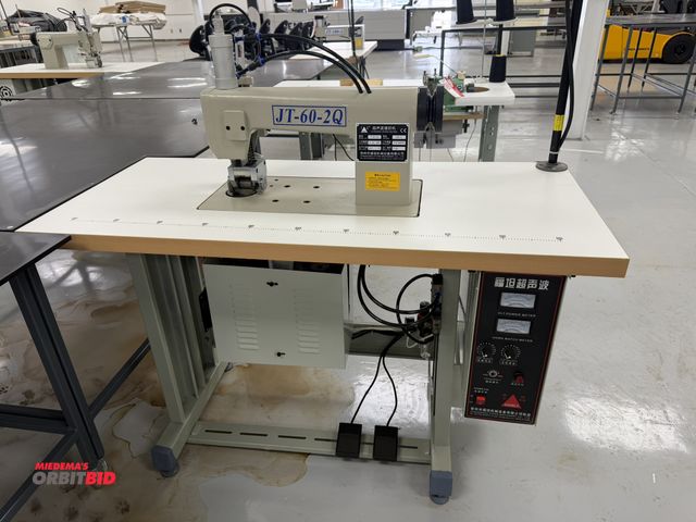 Lot 1-4866 - (1) 2021 Futan Ultrasonic sewing machine, model JT-60-2Q, 220V, with power table (47 1/4" x 21.5" x ...