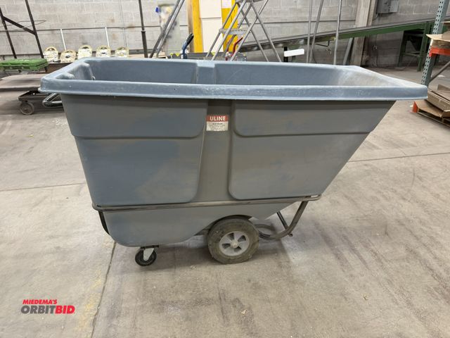 Lot 1-17463 - (1) Uline H418GR standard tilt truck, 1 cubic yard capacity.