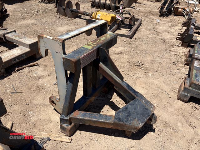 Lot 1-18266 - (1) Universal forklift / telehandler truss boom, 10000 # max load capacity