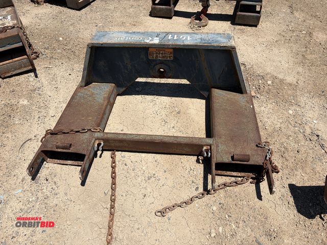 Lot 1-18254 - (1) Haugen universal forklift / telehandler lift hook