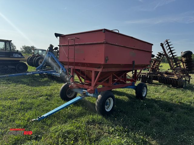 Lot 1-19704 - (1) Kill Brothers Company, model 375, gravity box, 375 bushel capacity, approx. 12' long x 6" diamet...