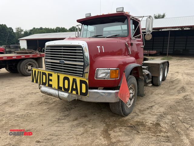 Lot 1-18361 - 1988 Ford 8000 Semi Truck tandem axle, Road Ranger RTO-11613-14613, manual transmission, high low PT...