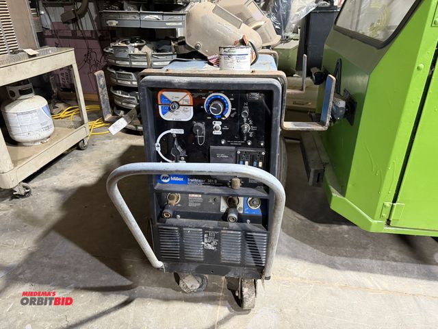Lot 1-1551 - (1) Miller Trailblazer 301G CC/CV, AC/DC welder plus 10,000 watt generator Professional Series unit,...