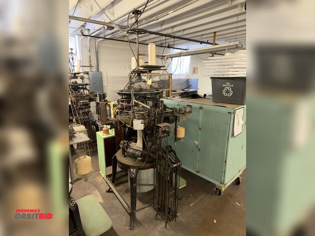 Lot 1-4816 - (1) Antique Industrial circular knitting machine, approx. 8.5" diameter needle head, 3 phase, in wor...