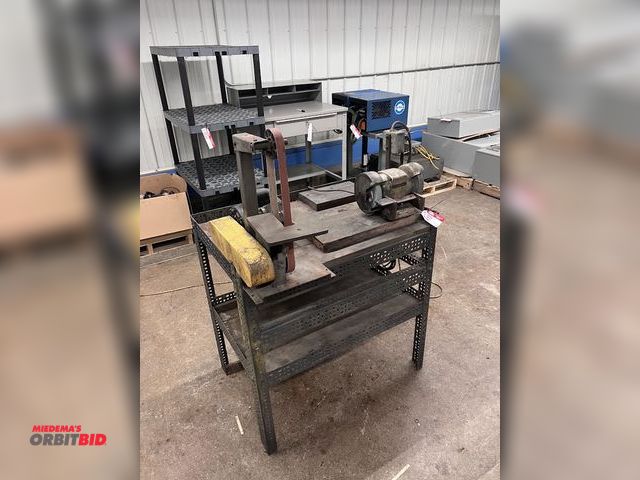 Lot 1-3631 - Sander + Grinder Table