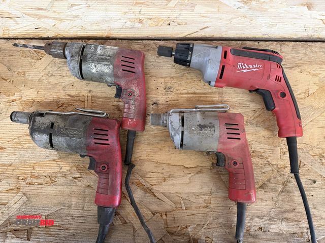Lot 1-1319 - Lot of Milwaukee power tools, includes (1) Cat #6760-1, screw shooter (0-2500 RPM), (1) Cat #6753-1,...