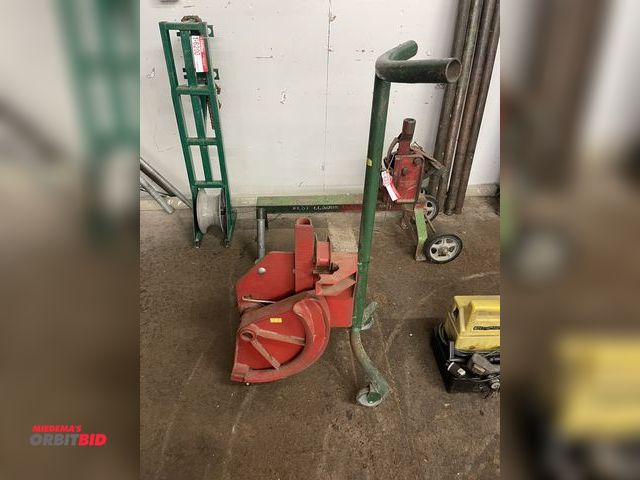 Lot 1-6202 - (1) manual pipe bender, 1 1/4" and 1 1/2".