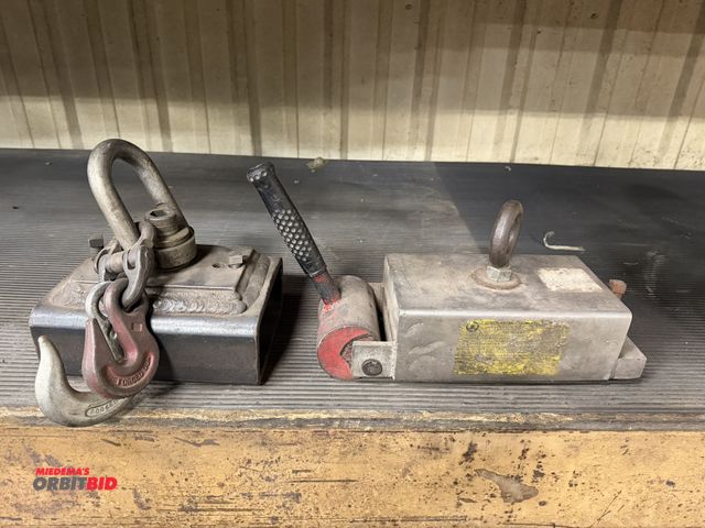 Lot 1-2033 - (1) make and model unknown, 8" x 5" industrial lift magnet, capacity unknown, and (1) approx. 8" x 6...