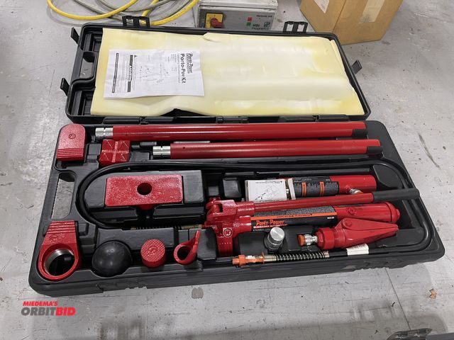 Lot 1-19363 - (1) Porto-Power Kit by Black Hawk Automotive, model B65115, 10-ton capacity, includes case (case is ...