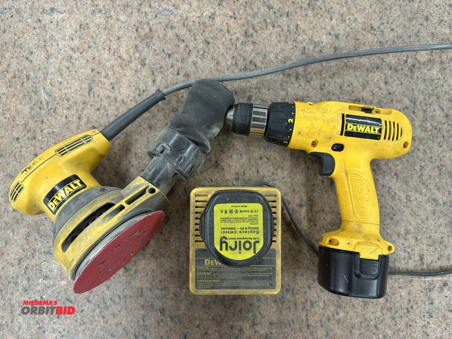 Lot 1-17722 - Lot of DeWalt tools, includes (1) model DW952, 9.6V adjustable clutch, cordless 3/8" drill (0-400/0-...