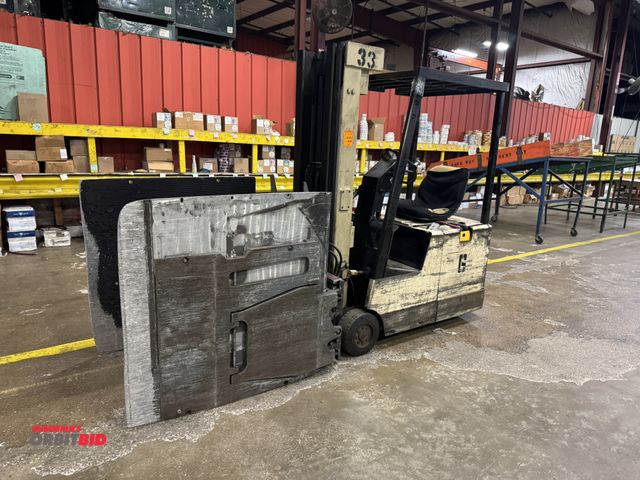 Lot 1-2540 - (1) Crown 36V electric forklift truck, 3-wheel type, ride on, open station with overhead guard, 1700...