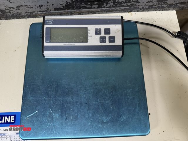 Lot 1-12505 - (1) Smart Weigh 200 kg x 50 gram capacity digital scale, with a 11" x 11" scale surface.