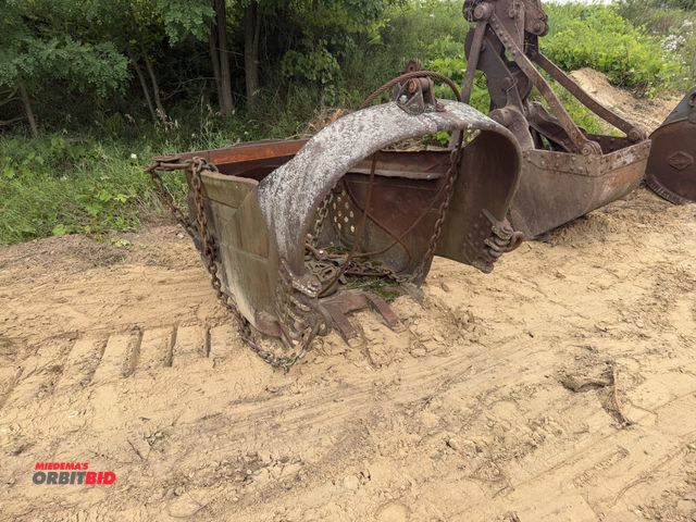 Lot 1-18335 - (1) Page Engineering Company drag line excavator bucket, approx. 60" deep x 48" wide, model A32.